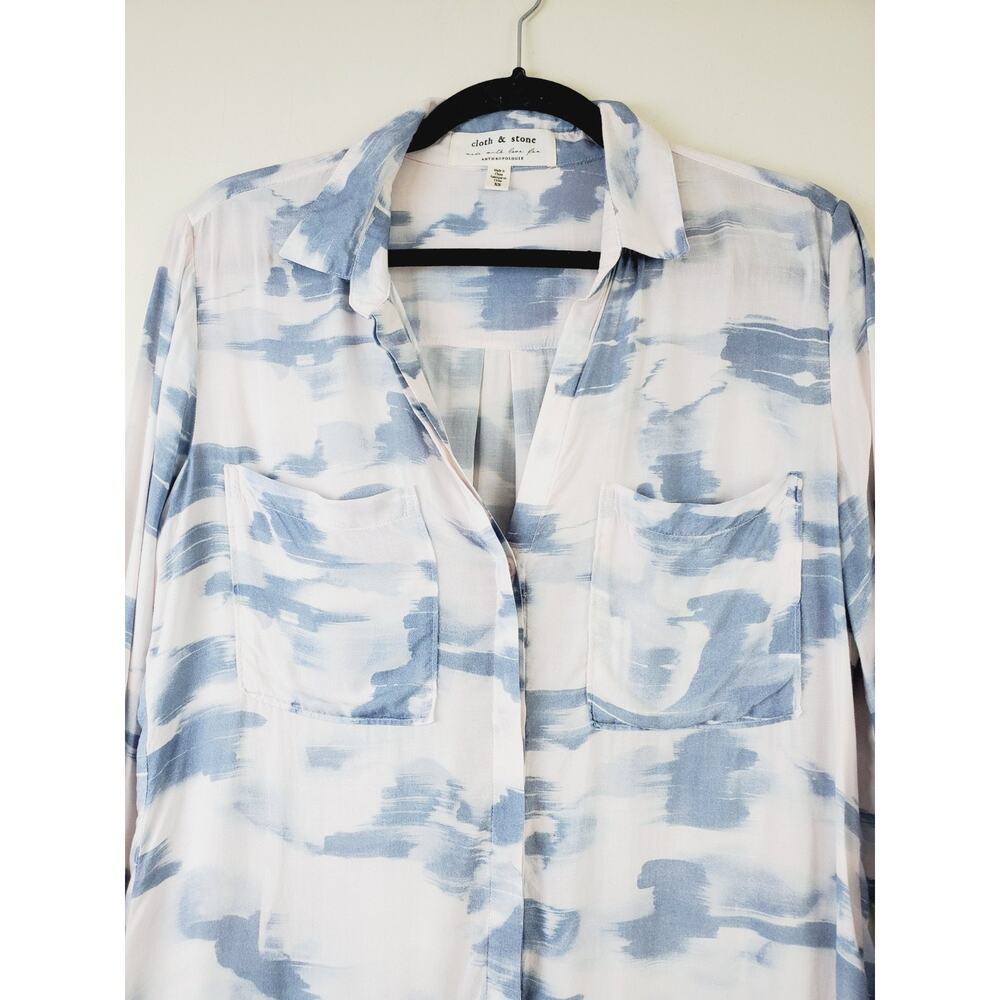 Cloth &‎ Stone Anthropologie White Top Womens XS Rayon Long Sleeve Blue Printed - Picture 3 of 10